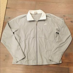 ❤️Nike light weight windbreaker gray jacket size L